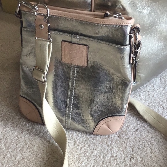 Bags - Picture 11 of 16